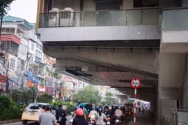 Hà Nội tổng rà soát đường sắt đô thị sau sự cố vữa rơi trúng xe buýt