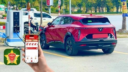 [VIDEO] VNeID miễn phí trước bạ xe máy cũ và giảm phí ô tô