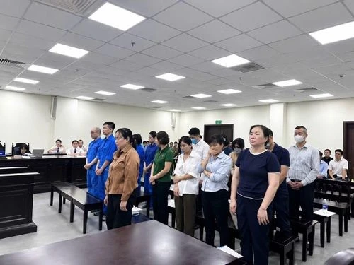 [VIDEO] Cựu phó phòng Sở Y tế Hà Nội nhận hơn 1,3 tỉ, nói là tiền tư vấn