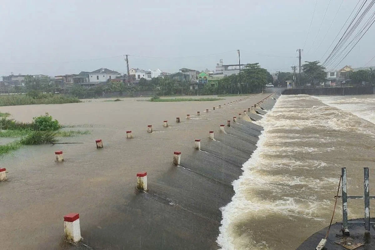 [VIDEO] Mưa 236mm ở Quảng Ninh, 9 tỉnh miền Bắc báo động lũ quét