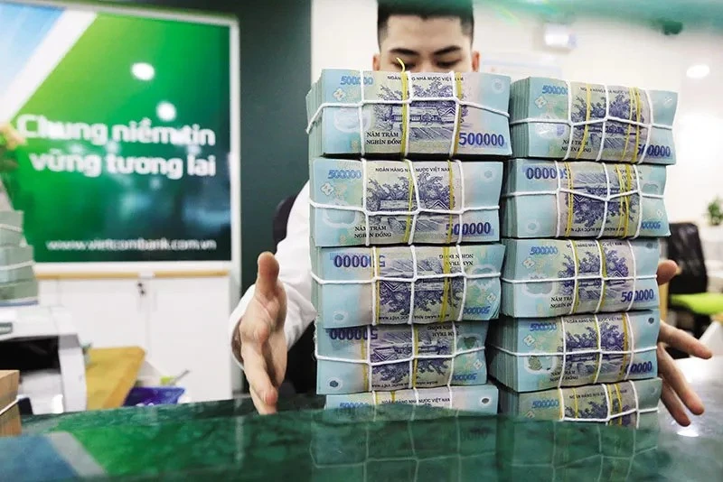 [SPOTLIGHT] Ngân hàng và bất động sản huy động hơn 220 nghìn tỷ đồng trái phiếu