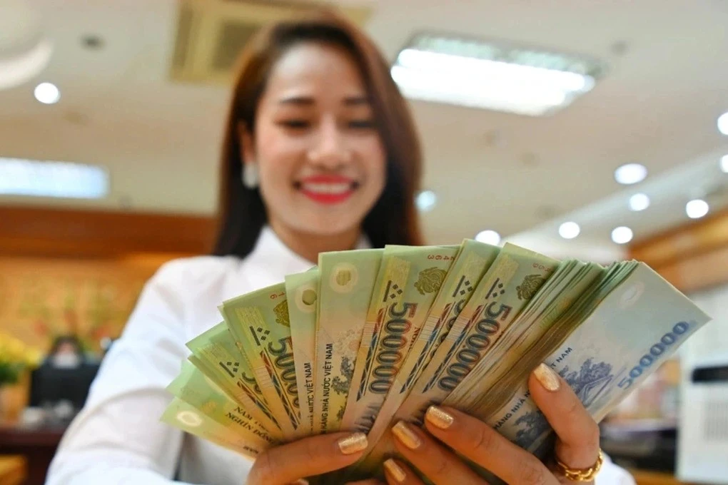 [VIDEO] Lãi suất tiết kiệm hạ nhiệt: Gửi tiền ở đâu lời nhất?