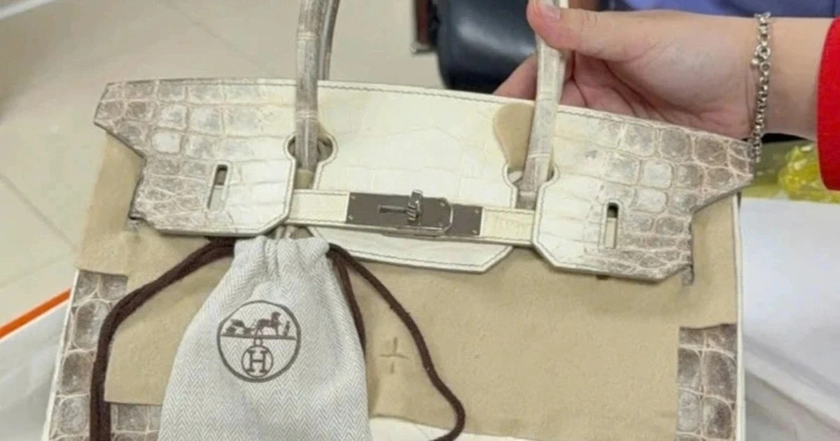 [VIDEO] Túi Hermès bạch tạng của bà Trương Mỹ Lan đấu giá hơn 11,6 tỷ đồng
