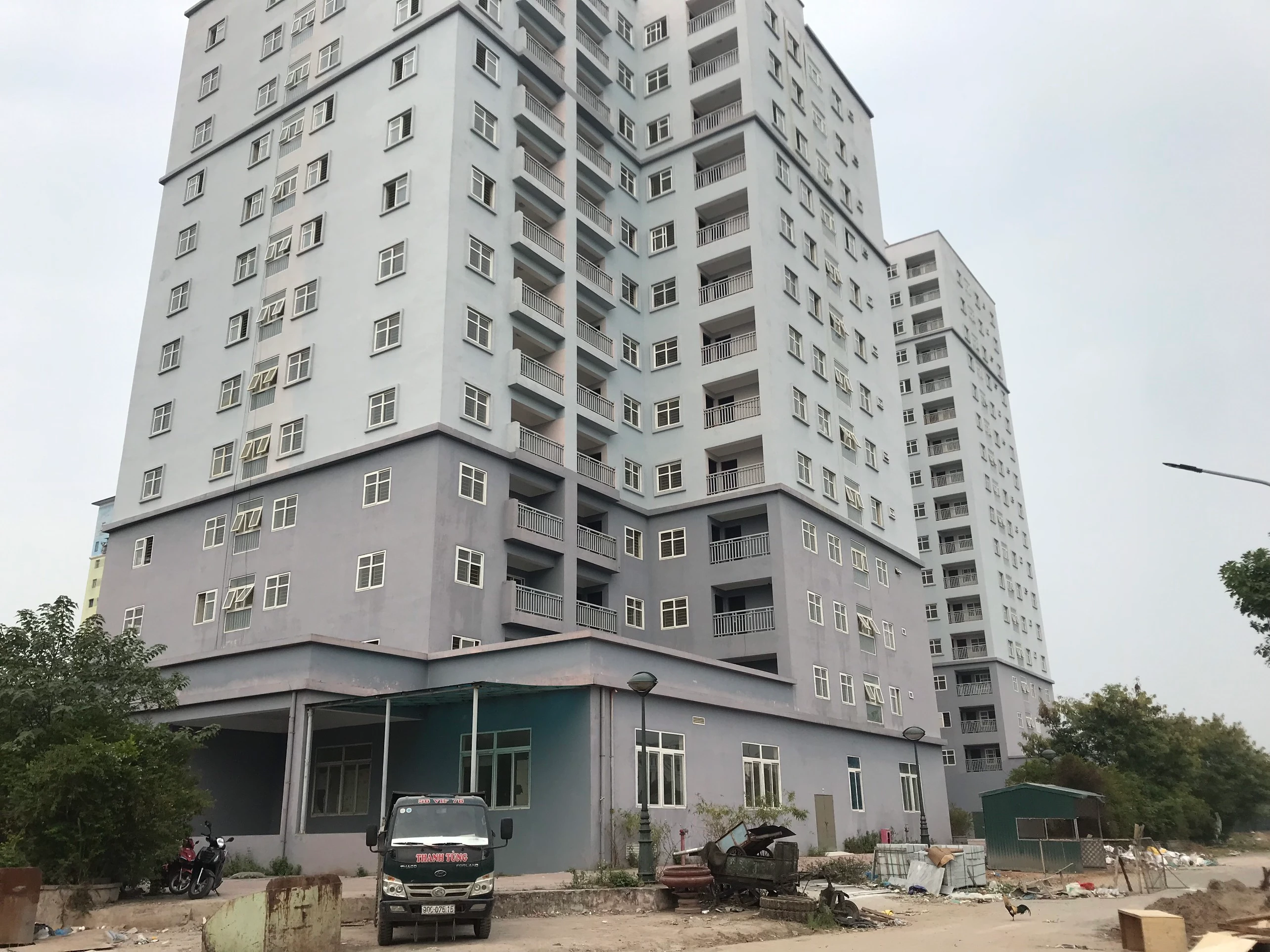 Cận cảnh khu tái định cư Đền Lừ III hoang lạnh không bóng người