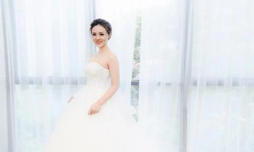 Bạn gái Công Lý đi chụp ảnh váy cưới, dân mạng xôn xao mong đợi tin vui