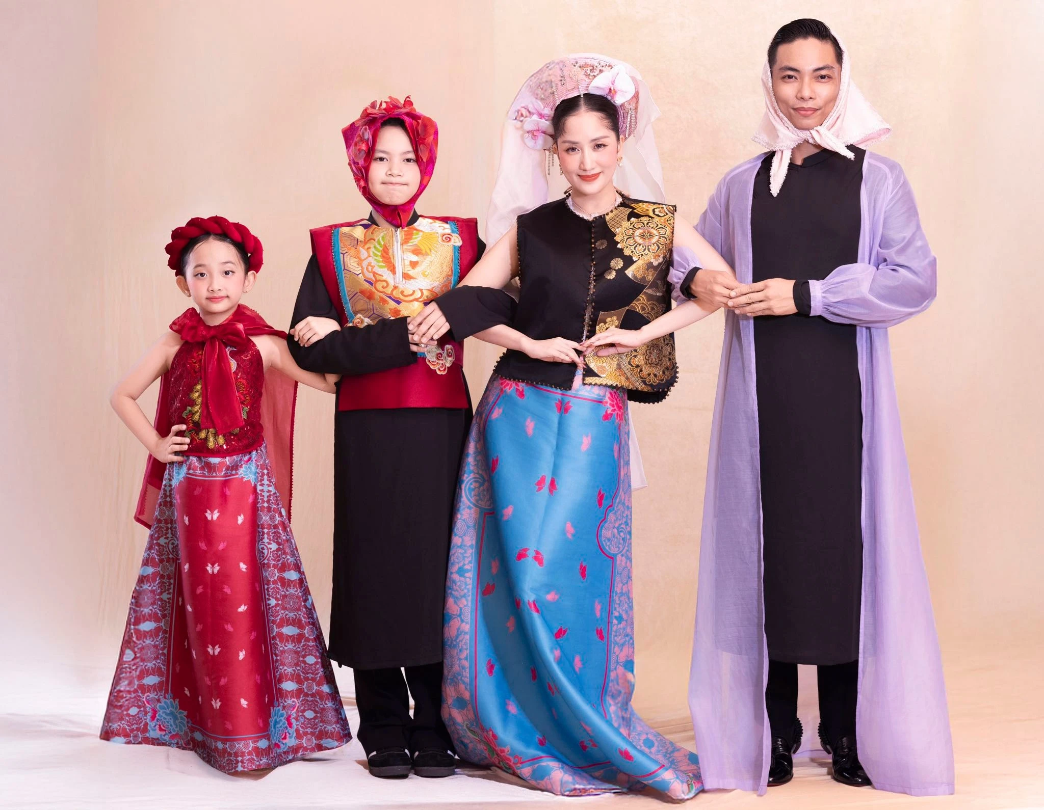 Khánh Thi - Phan Hiển gây sốt với bộ ảnh Bắc Bling cực chất 