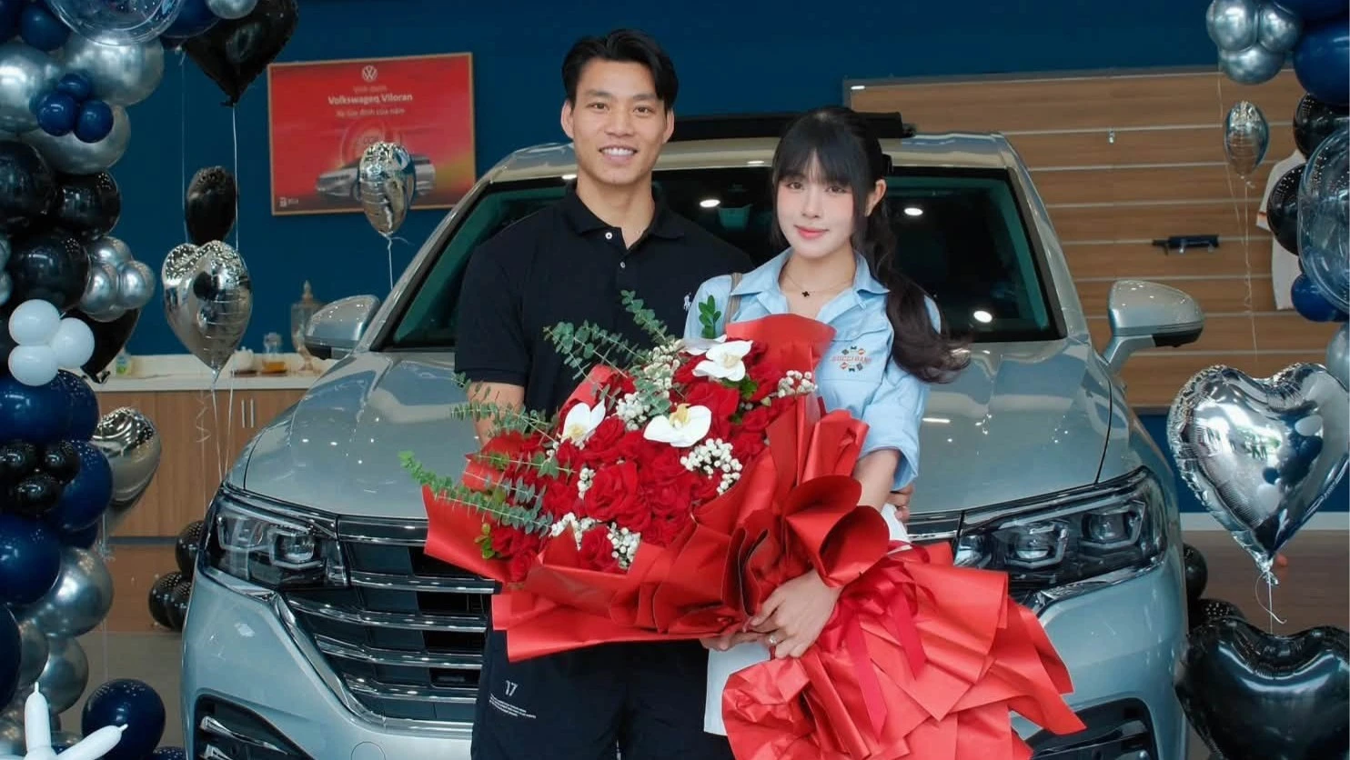 Sau đám cưới, Văn Thanh sắm thêm xế hộp cho vợ