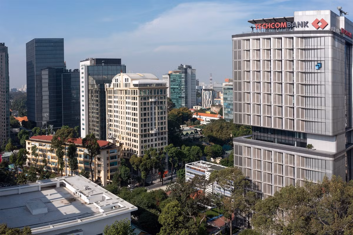 Dọc các tuyến đường Lê Duẩn, Hai Bà Trưng và khu vực lân cận, nhiều cao ốc văn phòng hạng A đã đi vào hoạt động trong những năm gần đây đáp ứng nhu cầu của các doanh nghiệp trong và ngoài nước, góp phần mở rộng không gian làm việc và từng bước định hình trung tâm tài chính của TP.HCM.