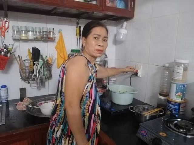 anh-2-tat-cong-tat-gan-truoc-cac-thiet-bi-dien-17152245459721503131221.jpg