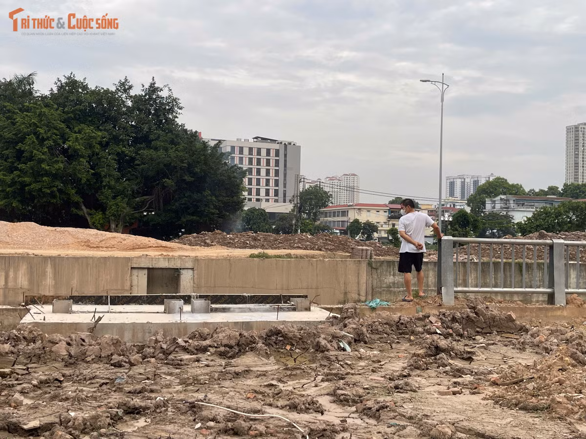 Song song với yêu cầu về tiến độ, thành phố cũng yêu cầu xử lý dứt điểm tình trạng lấn chiếm hành lang bảo vệ kênh và xả thải trái phép nhằm bảo đảm công trình phát huy hiệu quả sau khi đưa vào khai thác.