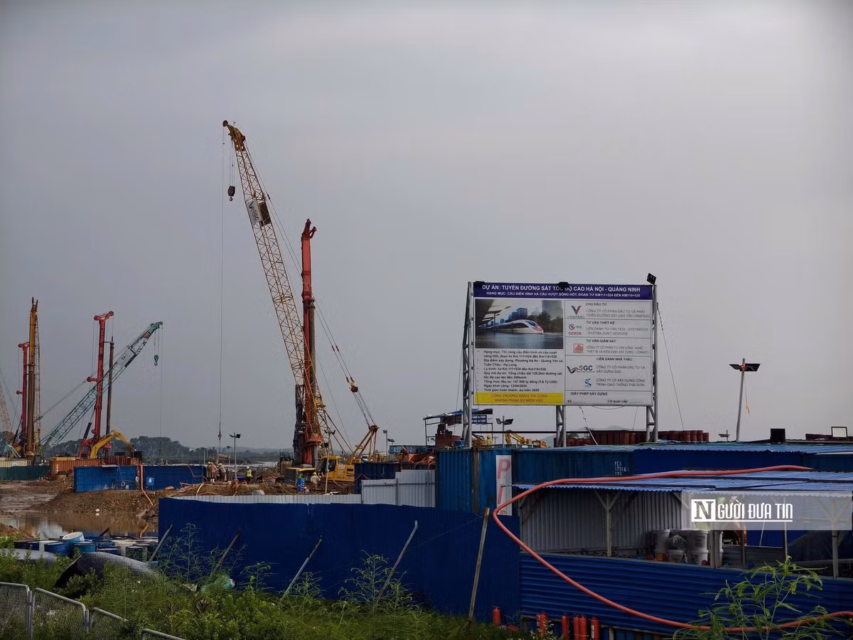 Dự án đi qua 4 địa phương: Hà Nội-Bắc Ninh-Hải Phòng-Quảng Ninh với chiều dài 120,2km, được thiết kế theo tiêu chuẩn đường đôi, khổ ray 1.435mm, điện khí hóa toàn tuyến, tốc độ tối đa lên tới 350km/giờ, riêng đoạn qua Hà Nội có tốc độ tối đa 120km/giờ. Dự án dự kiến sẽ sử dụng thế hệ tàu cao tốc mới nhất, hiện đại nhất cùng hệ thống thông tin, tín hiệu, trang thiết bị cao cấp hàng đầu thế giới do Siemens Mobility (Đức) cung cấp và sẽ từng bước chuyển giao công nghệ cho VinSpeed trong quá trình vận hành.