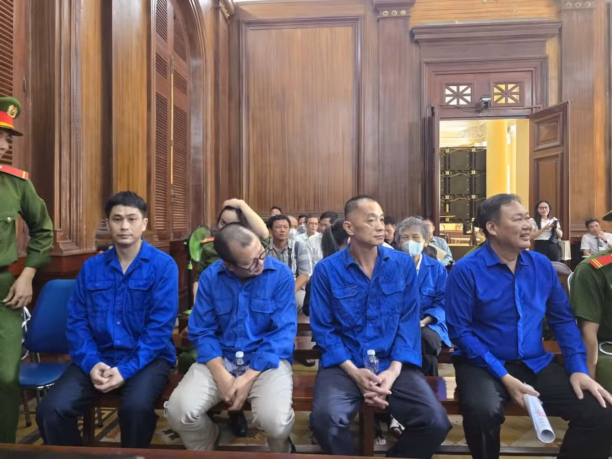 Các bị cáo tại phiên tòa.
