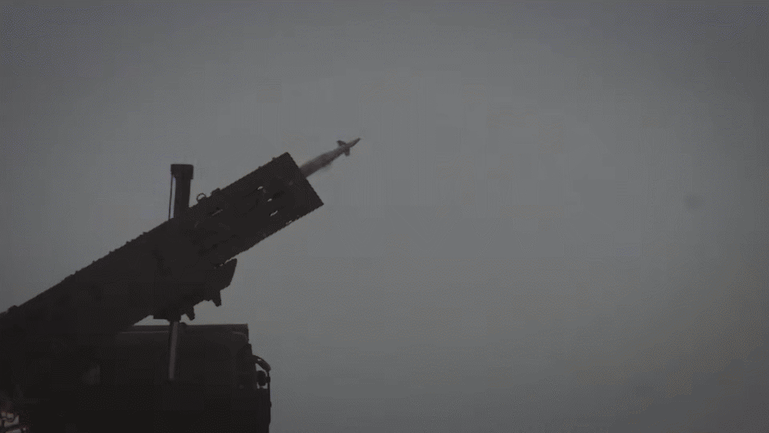 Pháo phản lực đa năng nhăm nhe đoạt ngôi "hỏa thần" của HIMARS