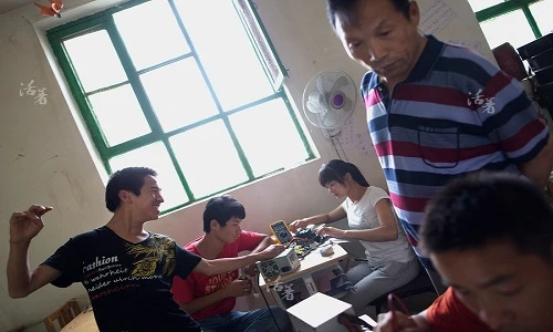 Hình ảnh trường đại học cho công nhân nhập cư ở TQ