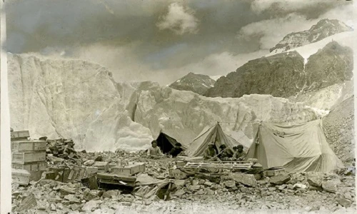 Tận mắt đỉnh Everest "chết chóc" cách đây một thế kỷ