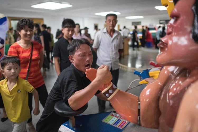 Phóng viên phương Tây bật mí cuộc sống mới của người dân Triều Tiên
