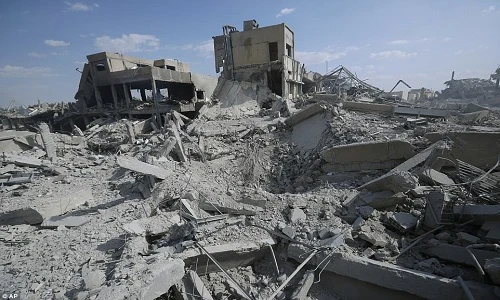 Cảnh tan hoang tại trung tâm nghiên cứu Syria bị Mỹ không kích