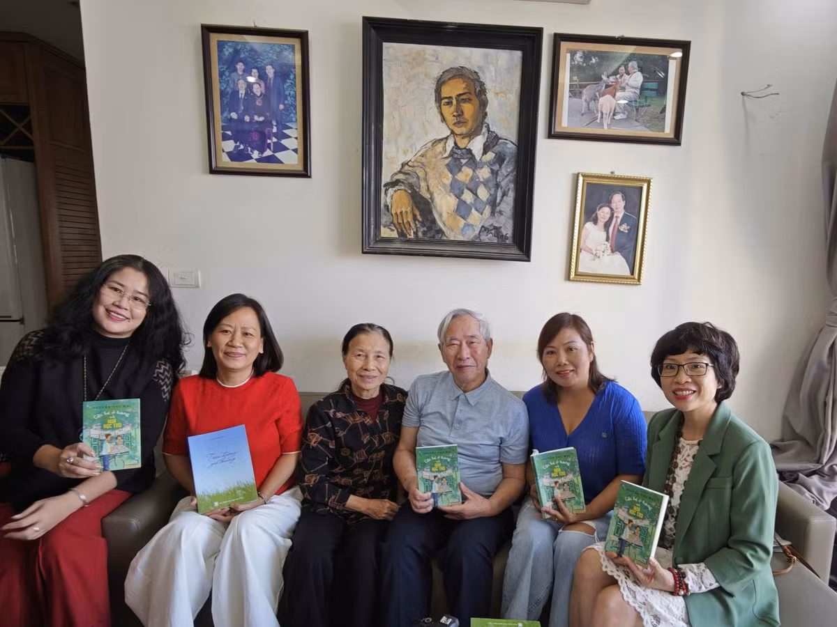 tang-sach-phong-diep.jpg