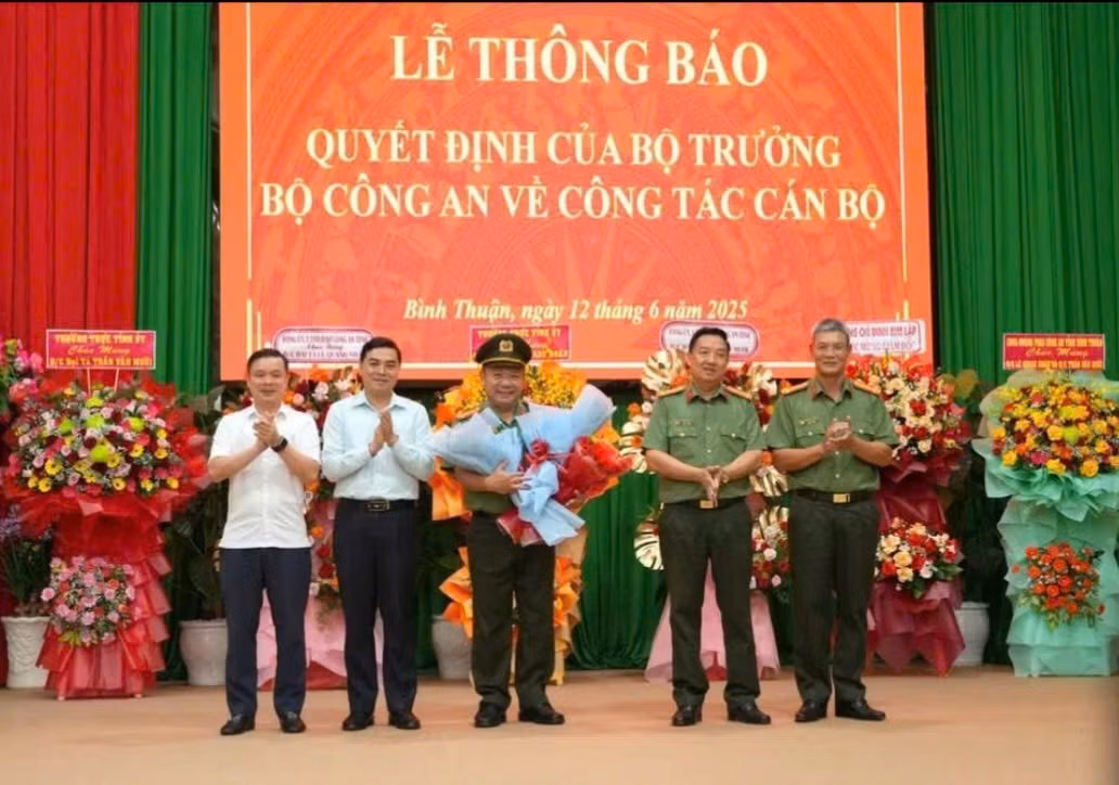 cong-an-quan-tri.jpg