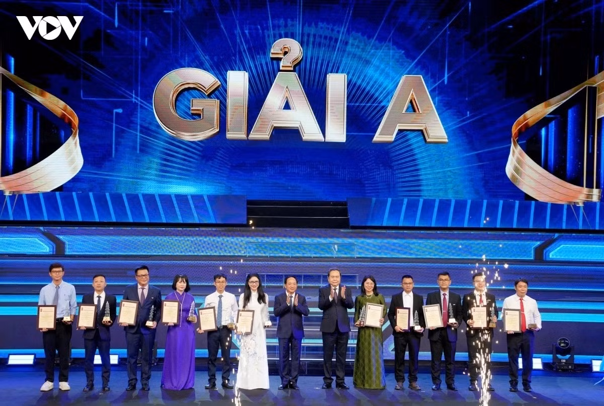 trao-giai-3.jpg