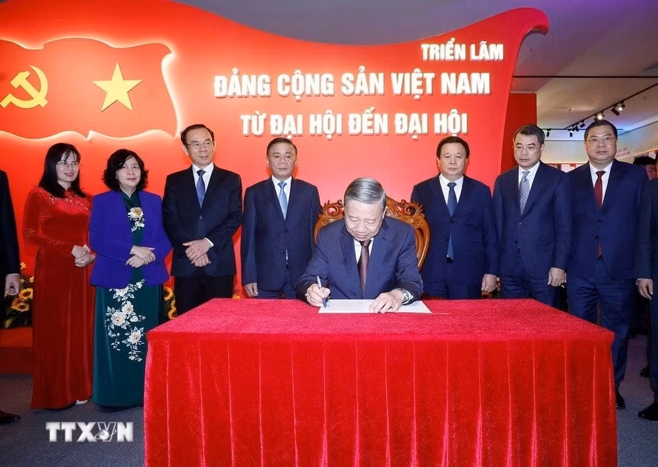 trien-lam-2.jpg