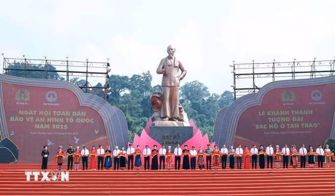 tong-bi-thu-o-tan-trao-2.jpg