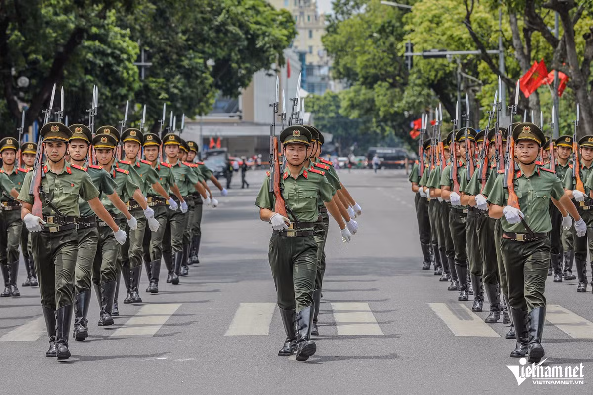 Từ đó giương cao ngọn cờ ý chí lớn, tinh thần thép, phẩm chất cao đẹp và trách nhiệm thiêng liêng của lực lượng Công an nhân dân Việt Nam với Tổ quốc, với nhân dân trong bối cảnh hội nhập và phát triển, đặc biệt trong “Kỷ nguyên mới - Kỷ nguyên vươn mình của dân tộc Việt Nam” hiện nay.
