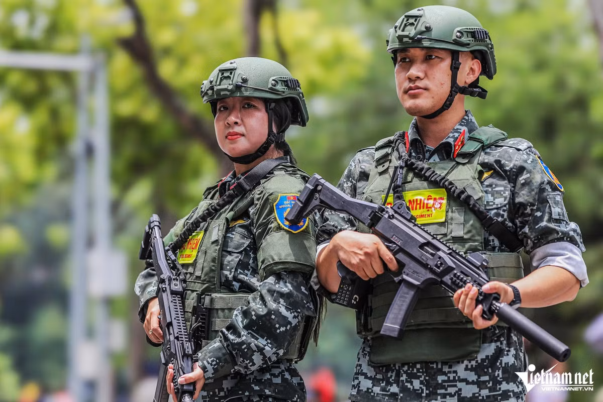 Bên cạnh đó, màn trình diễn cũng thể hiện sức mạnh, tiềm lực ngày càng lớn mạnh của lực lượng Công an nhân dân Việt Nam trong công cuộc bảo vệ an ninh Tổ quốc và nhân dân.