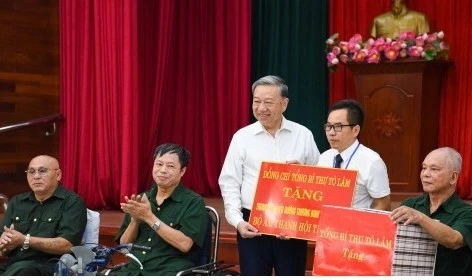 TBT Tô Lâm thăm TT điều dưỡng thương binh Thuận Thành