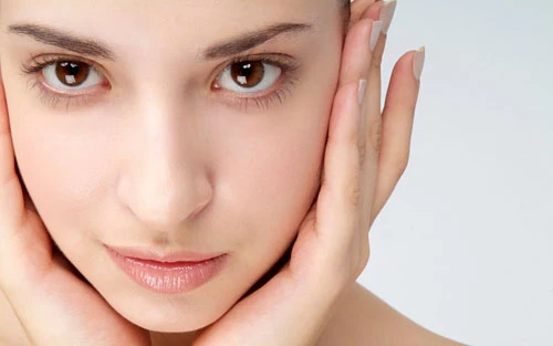 9 bước trang điểm che tàn nhang hoàn hảo 