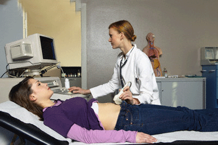 Bệnh nhân sẽ được siêu âm nang noãn và thử máu từ 3 – 4 lần trong thời gian theo dõi để đánh giá sự đáp ứng của buồng trứng và điều chỉnh liều thuốc.