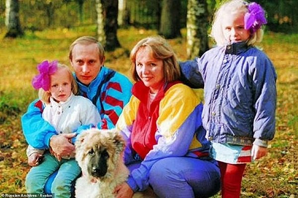 Chân dung hai con gái xinh đẹp của Tổng thống Nga Putin