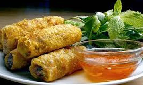 Cùng xuống bếp làm món nem rán ngon đúng vị 