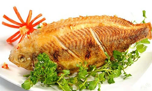 Trổ tài khéo tay với món cá chiên giòn thơm ngon