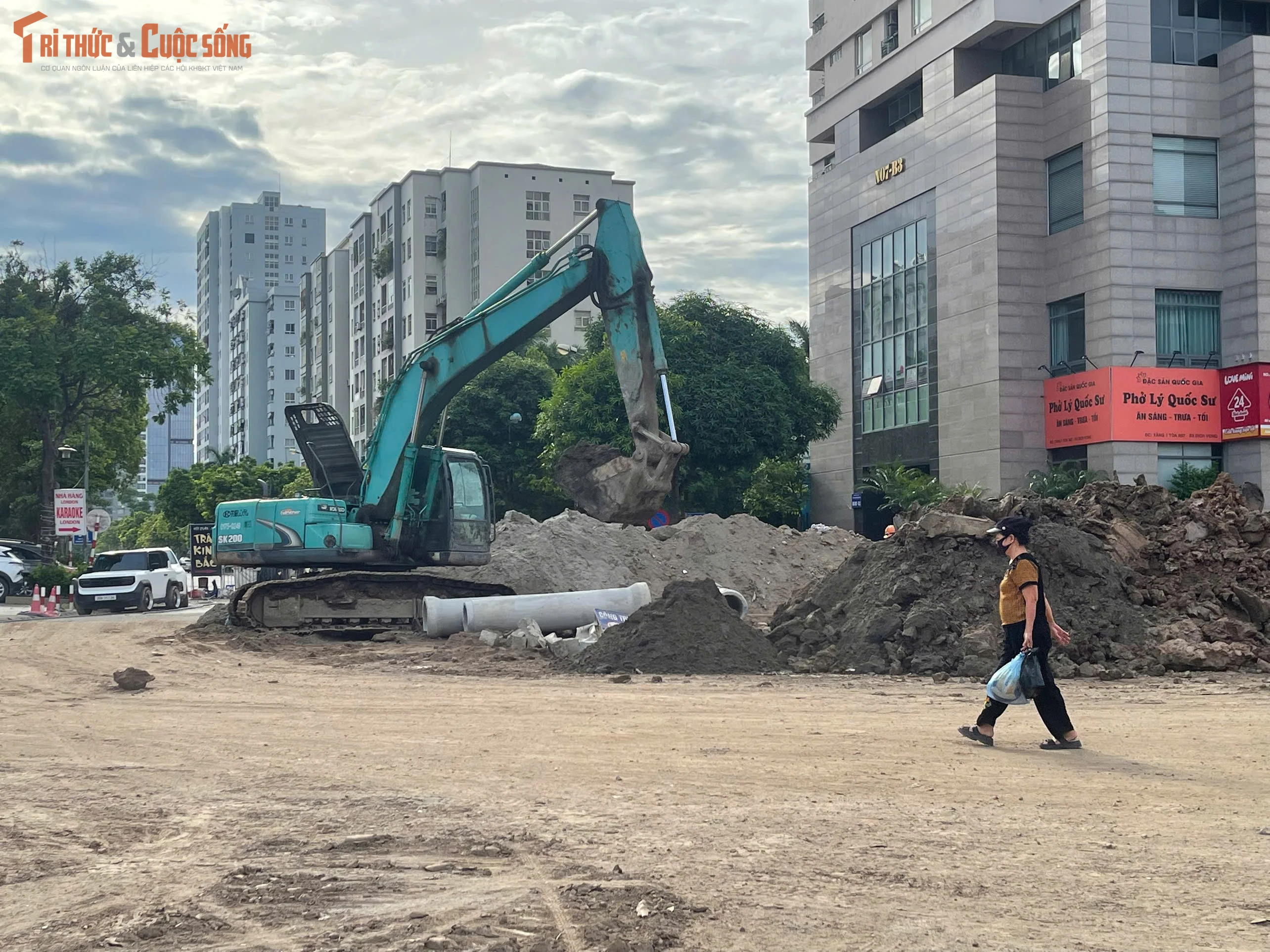 Công trường mở đường nối phố Thành Thái với Nguyễn Khang tăng tốc thi công