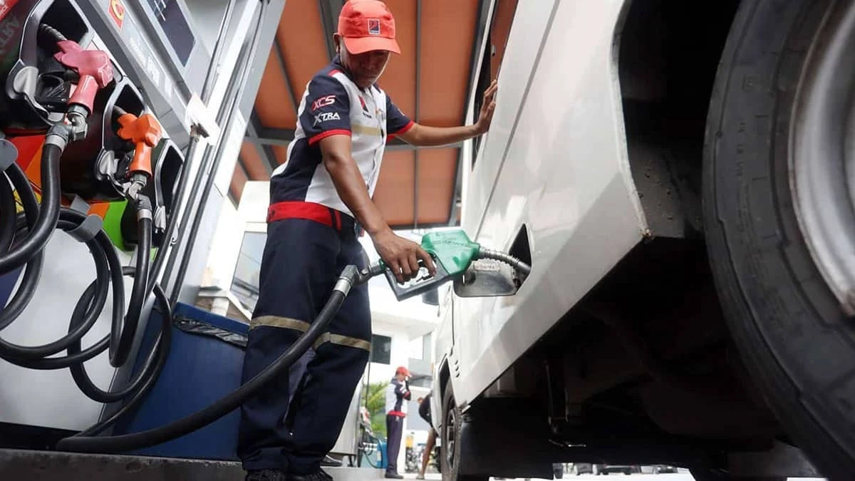[VIDEO] Giá diesel giảm mạnh 1.920 đồng/lít, xăng tăng nhẹ từ 16/4