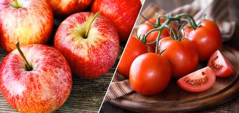 Táo chứa flavonoid và quercetin, giúp giảm viêm và hạn chế sự suy giảm chức năng phổi theo tuổi tác. Cà chua giàu lycopene, một loại carotenoid giúp cải thiện chức năng phổi, giảm viêm đường hô hấp và ngăn ngừa các bệnh lý liên quan. Ảnh minh họa