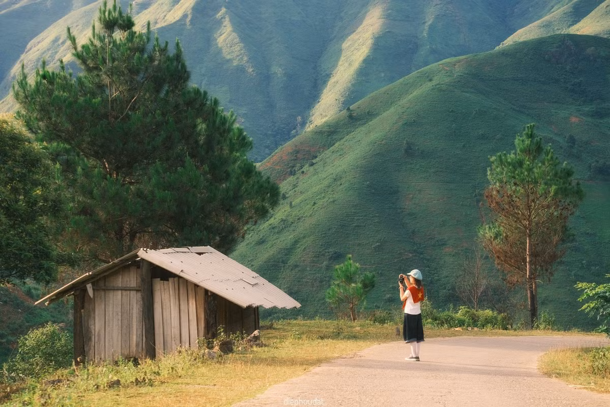 Nằm ở độ cao gần 1.500m so với mực nước biển, Tà Xùa từ lâu được mệnh danh là “thiên đường mây” của miền Bắc. Ảnh Diệp Hữu Đạt