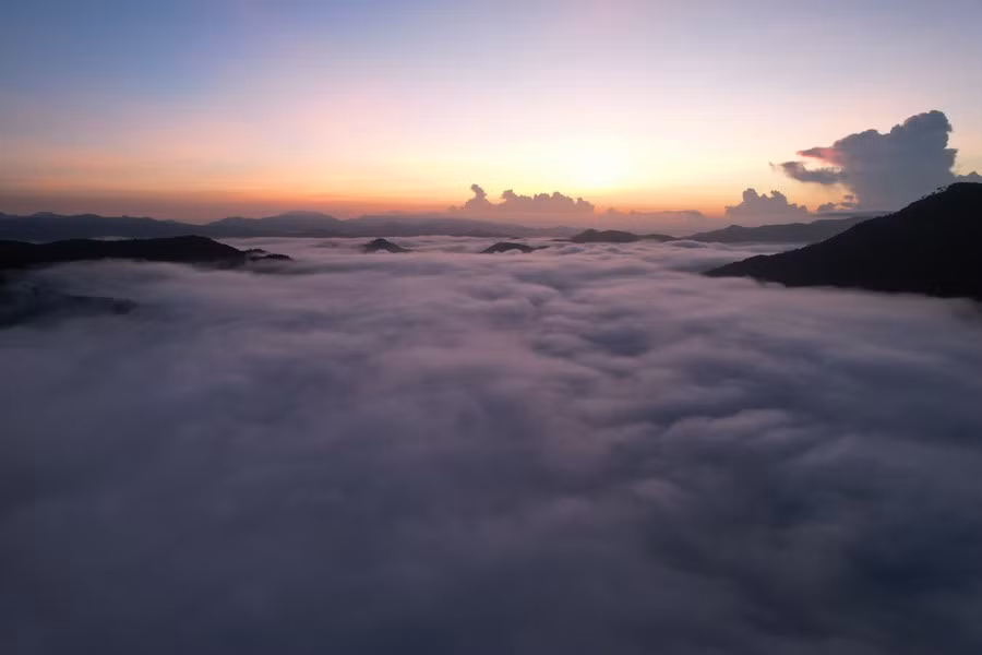 Đây cũng là lý do trong thời gian gần đây, nơi này trở thành địa điểm được giới xê dịch chú ý, nhất là những người mê “săn mây” và trải nghiệm ngoài trời. Ảnh Minh Cương
