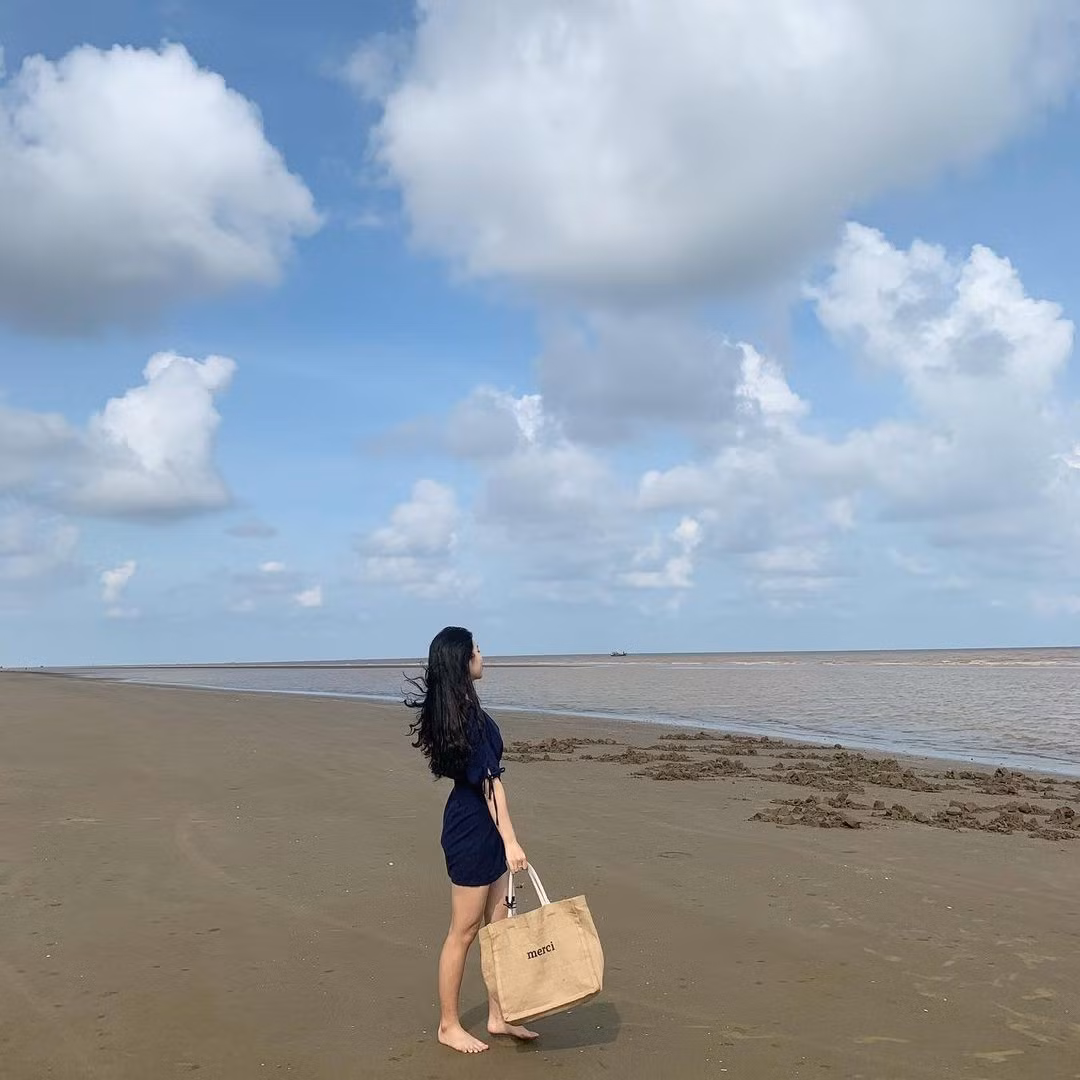 Đặc biệt, nơi đây rất phù hợp với các nhóm bạn thích cắm trại, nấu ăn ngoài trời hoặc đơn giản chỉ muốn tìm một chốn không người để trò chuyện suốt đêm bên ánh lửa. Ảnh nhisobeer