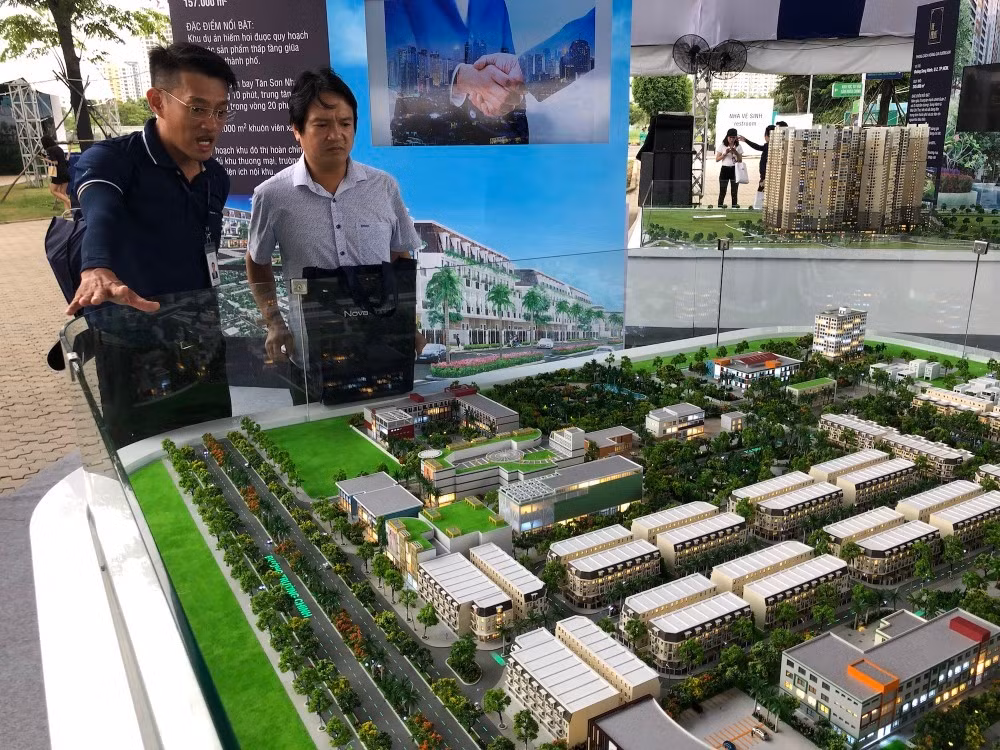 Khi dữ liệu được tập trung về một đầu mối Nhà nước, với các thông tin chuẩn hóa về quy hoạch, pháp lý, giao dịch, giá tham chiếu, thị trường sẽ có một thước đo chung. Ảnh: QUANG HUY