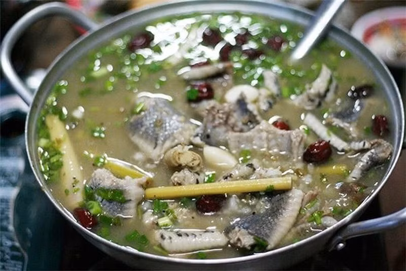Rắn mối – đặc sản “rắn 4 chân” của miền Tây – không dành cho người yếu tim, nhưng lại là trải nghiệm ẩm thực đáng thử cho những ai dám bước qua giới hạn bản thân. Ảnh Bá Di