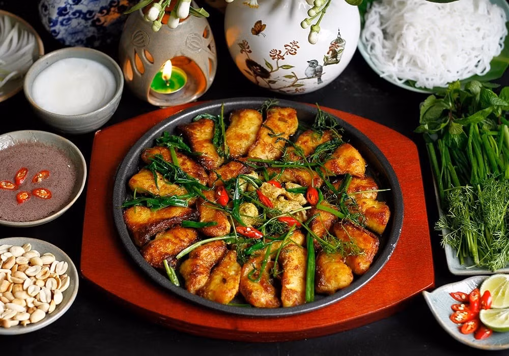 Ngoài ra, cá lăng chứa lượng vitamin A đáng kể, được ví như “người bảo hộ” của đôi mắt. Vitamin A giúp bảo vệ và tăng cường thị lực, giảm nguy cơ mắc các bệnh về mắt, nhất là ở người lớn tuổi. Ảnh minh họa