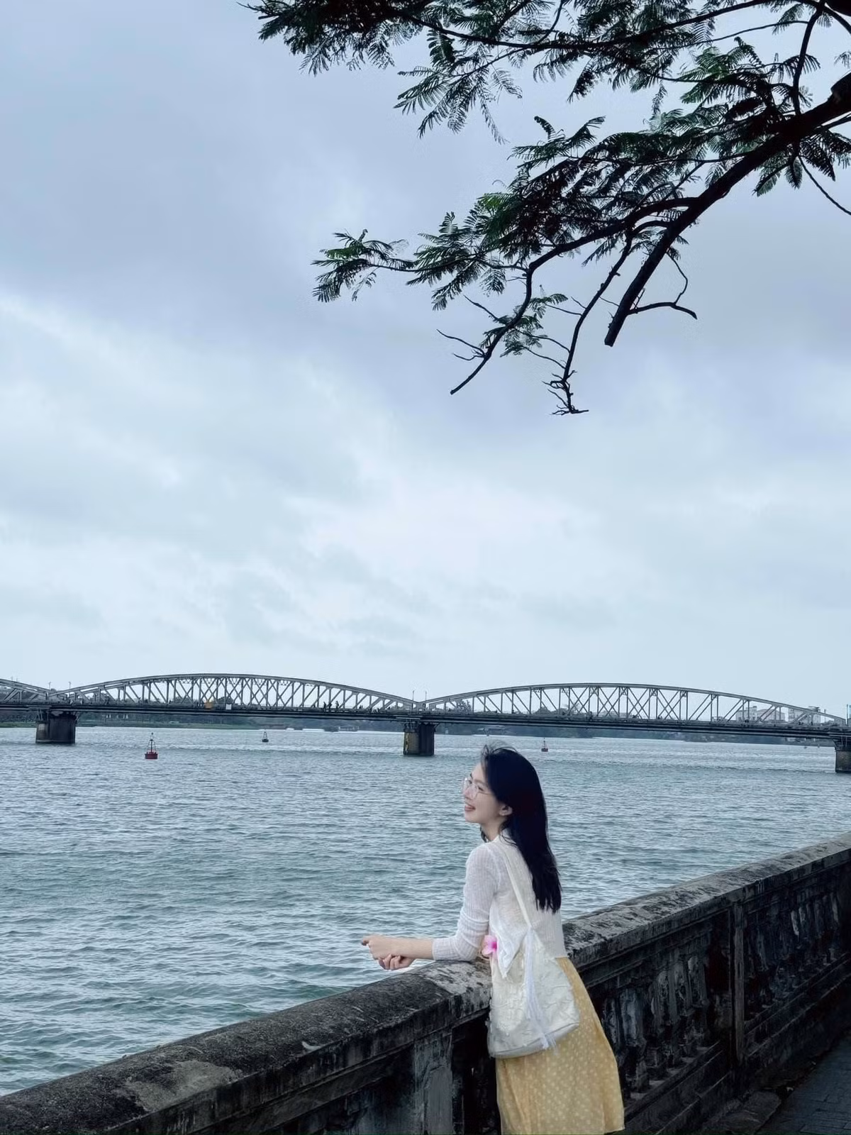 Để tối ưu chi phí, du khách nên lựa chọn vé tham quan theo hình thức combo nếu có kế hoạch ghé thăm nhiều điểm. Vé combo có hiệu lực trong hai ngày, đủ để sắp xếp lịch trình thoải mái, đồng thời giúp tiết kiệm từ vài chục đến hơn một trăm nghìn đồng mỗi người so với mua vé lẻ.