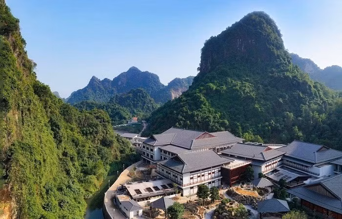 suoi-khoang-nong-quang-hanh.jpg