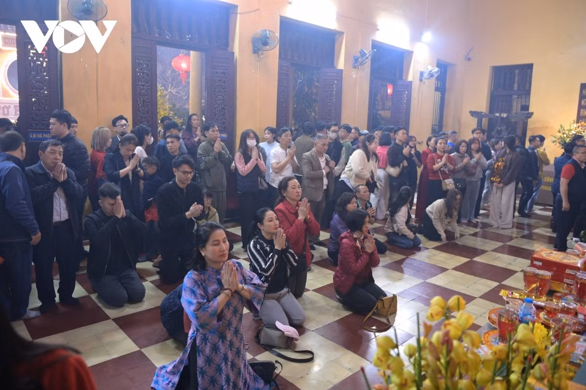 Lễ chùa đầu năm - nét đẹp văn hóa tâm linh, khởi đầu Xuân Bính Ngọ bằng niềm tin và hy vọng.