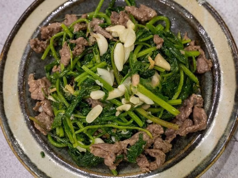 Dù tốt cho sức khỏe, các chuyên gia khuyến nghị không nên nấu rau cải quá kỹ để tránh làm mất vitamin tan trong nước. Việc thay đổi linh hoạt các loại cải trong tuần sẽ giúp bổ sung đa dạng dưỡng chất và tăng hiệu quả bảo vệ gan. Ảnh minh họa