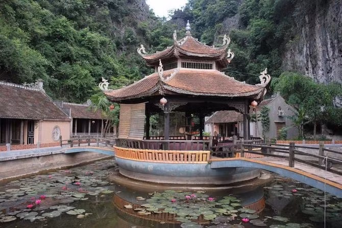 Mỗi căn nhà mang một chủ đề khác nhau, tái hiện giá trị văn hóa đặc trưng của từng vùng miền trên dải đất hình chữ S. Ảnh Bazatravel