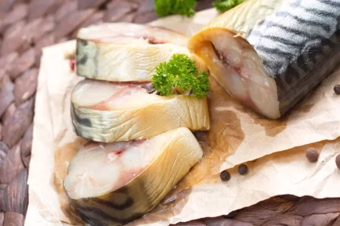 Tuy nhiên, các loại thịt này không cung cấp omega-3 mạnh mẽ như cá, nên nếu mục tiêu chính là giảm mỡ máu tự nhiên, cá vẫn là lựa chọn hàng đầu. Ảnh minh họa