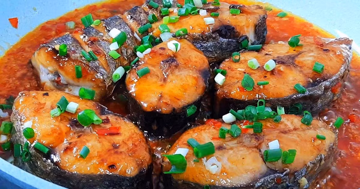 Bên cạnh cá biển, một số loại thịt nạc như ức gà bỏ da hay thịt lợn nạc thăn cũng phù hợp với người cần kiểm soát mỡ máu nhờ hàm lượng chất béo thấp và giàu protein. Ảnh minh họa